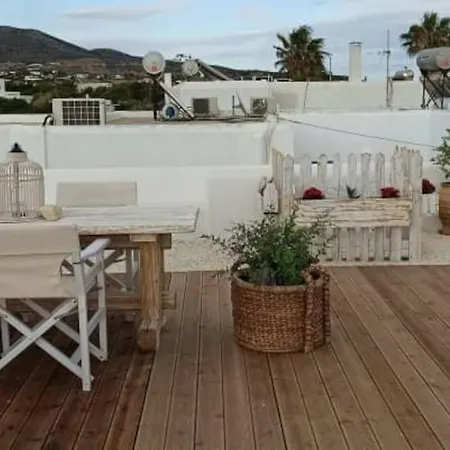 Pebbles With Private Roof Garden Alikí